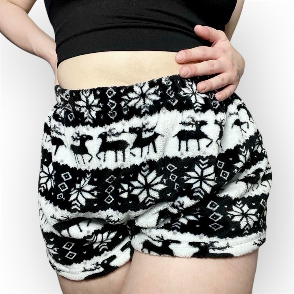 SHEIN Fleece Black White Christmas Patterned Pajama Shorts Womens XL